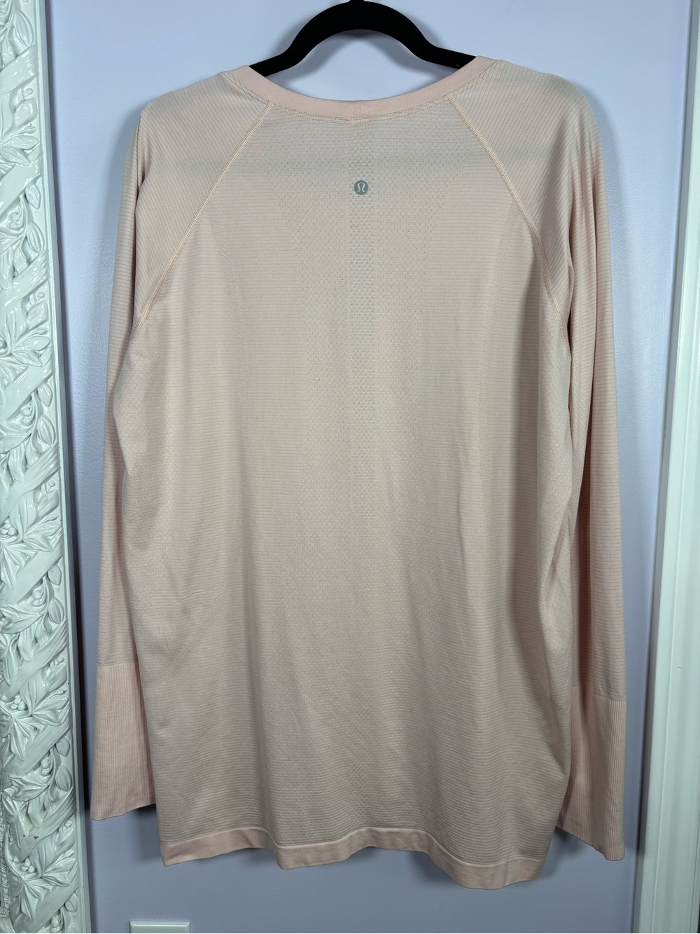 lululemon athletica Swiftly Tech Long-Sleeve Crew Active Sporty Top in Blush 18 - Picture 4 of 5